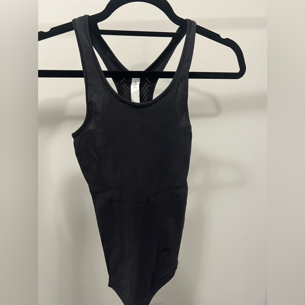 Lululemon perforated tank top